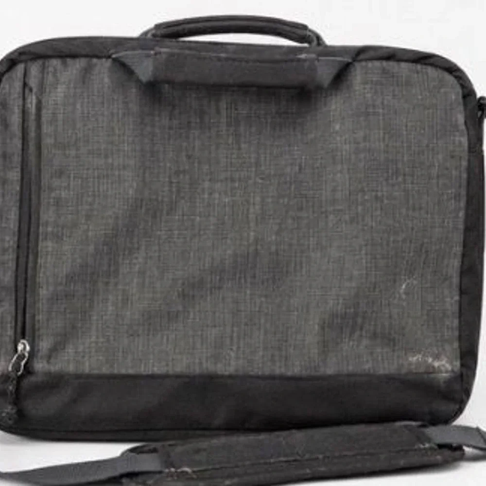 Thule Stravan Deluxe Laptop Bag Attache Messenger Briefcase